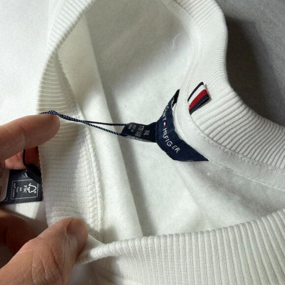 NWT Embroidered Tommy Logo Sweatshirt, Size XXL, White - Picture 8 of 9